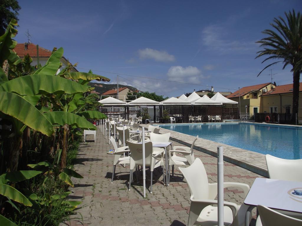 Riviera Apartments Pietra Ligure Luaran gambar