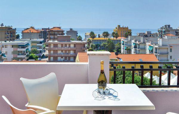 Riviera Apartments Pietra Ligure Luaran gambar