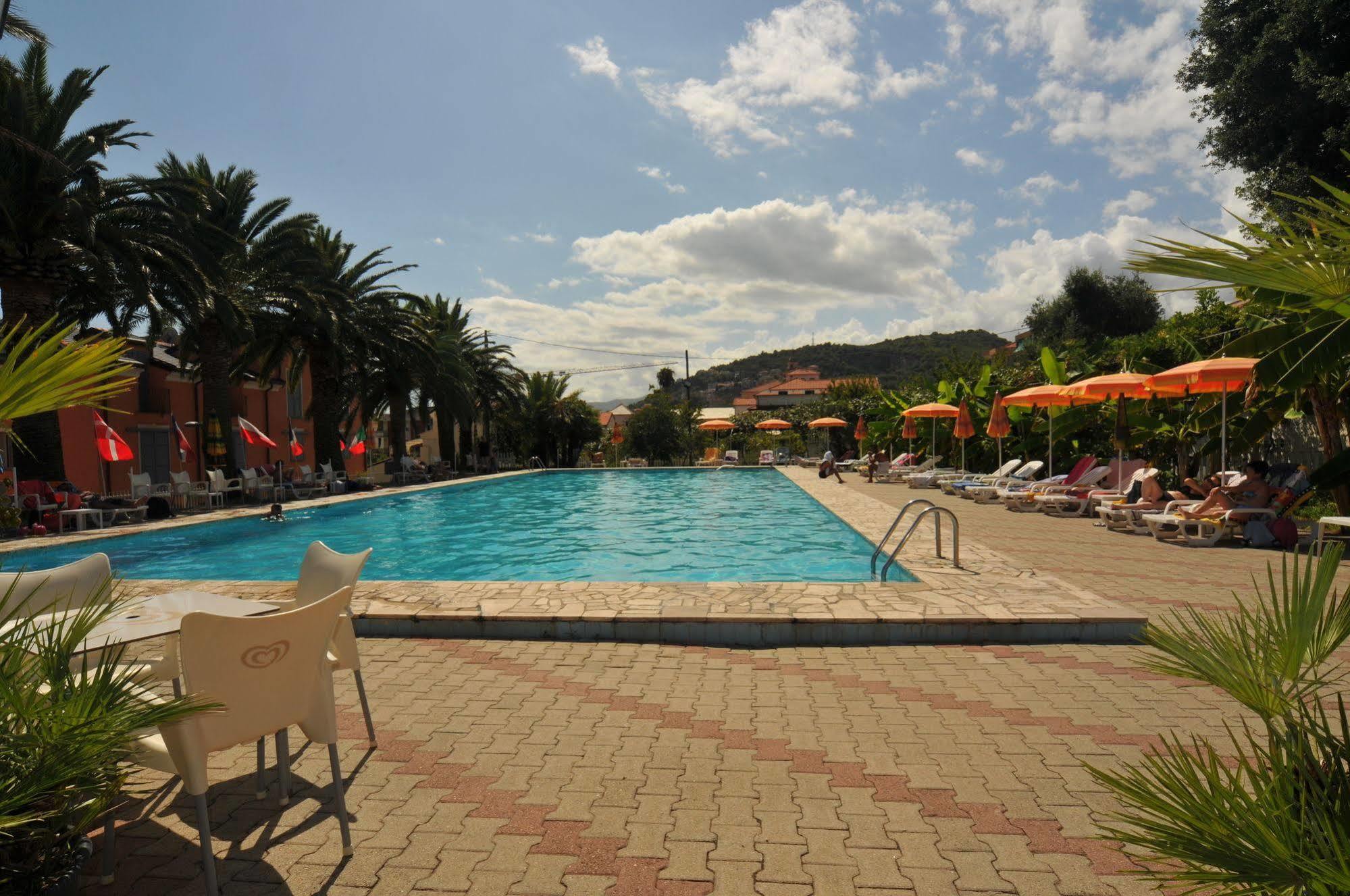 Riviera Apartments Pietra Ligure Luaran gambar